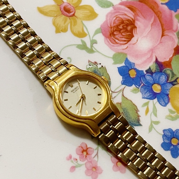 Seiko Accessories - ✨VTG Seiko Women’s Quartz Bracelet Watch
